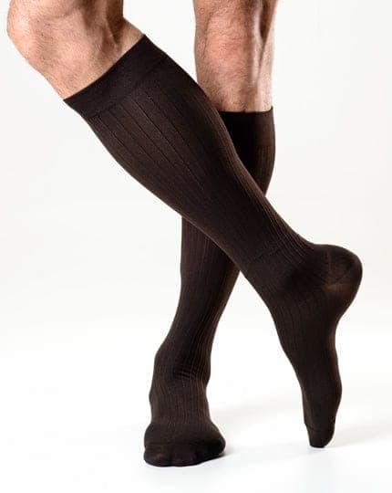 Meia masculina Sigvaris Actitud panturrilha, cor marrom